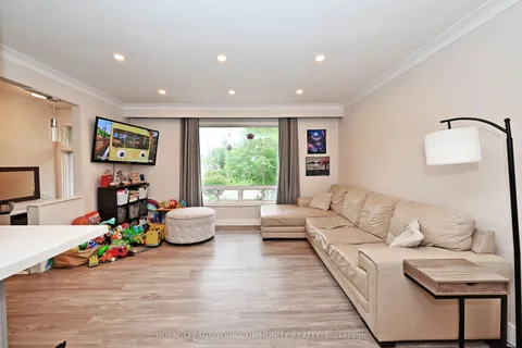 39 Penworth Road, ON M1R 4P6