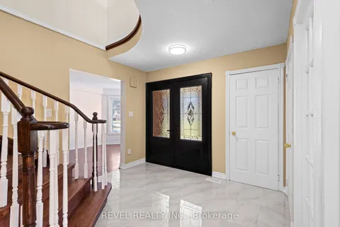 1005 Sandcliff Drive, ON L1K 2E4
