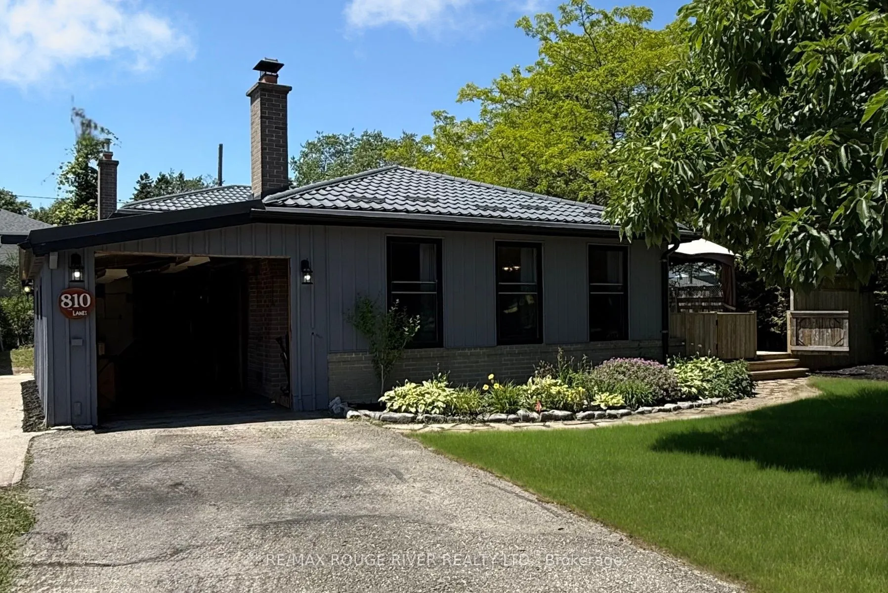 810 Zator Avenue, ON L1W 1X9