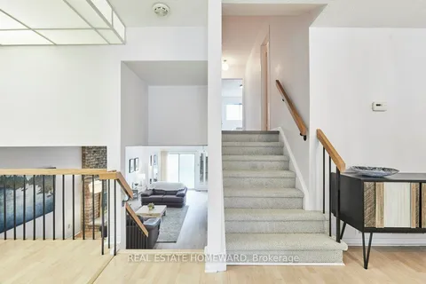 704 Abingdon Court, ON L1W 3M7