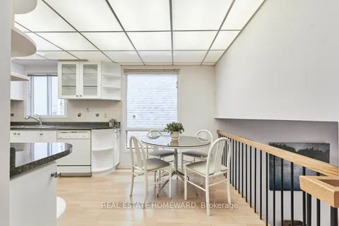 704 Abingdon Court, ON L1W 3M7