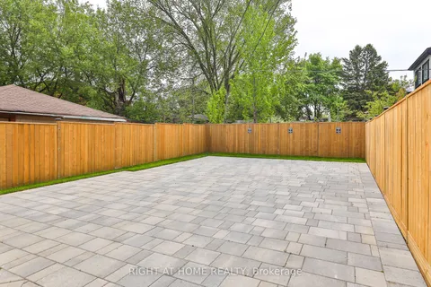 2343 Gerrard Street, ON M4E 2E6