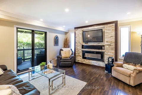 22 Kingswood Drive, ON L1E 1G2