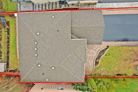 1139 Gossamer Drive, ON L1X 2T8