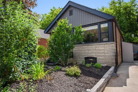 60 Glenside Avenue, ON M4L 2T5