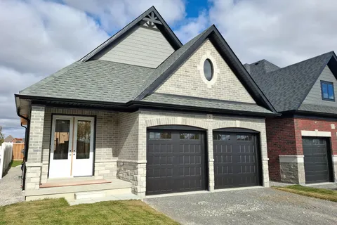 8 St Augustine Drive, ON L1M 0L7