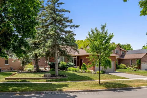 52 Canadian Oaks Drive, ON L1N 6W8