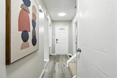 12 Longwood Court, ON L1E 1R8