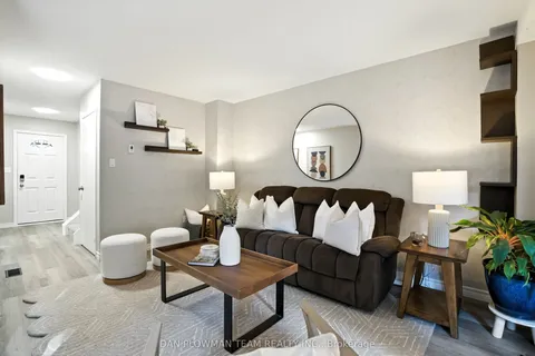 12 Longwood Court, ON L1E 1R8