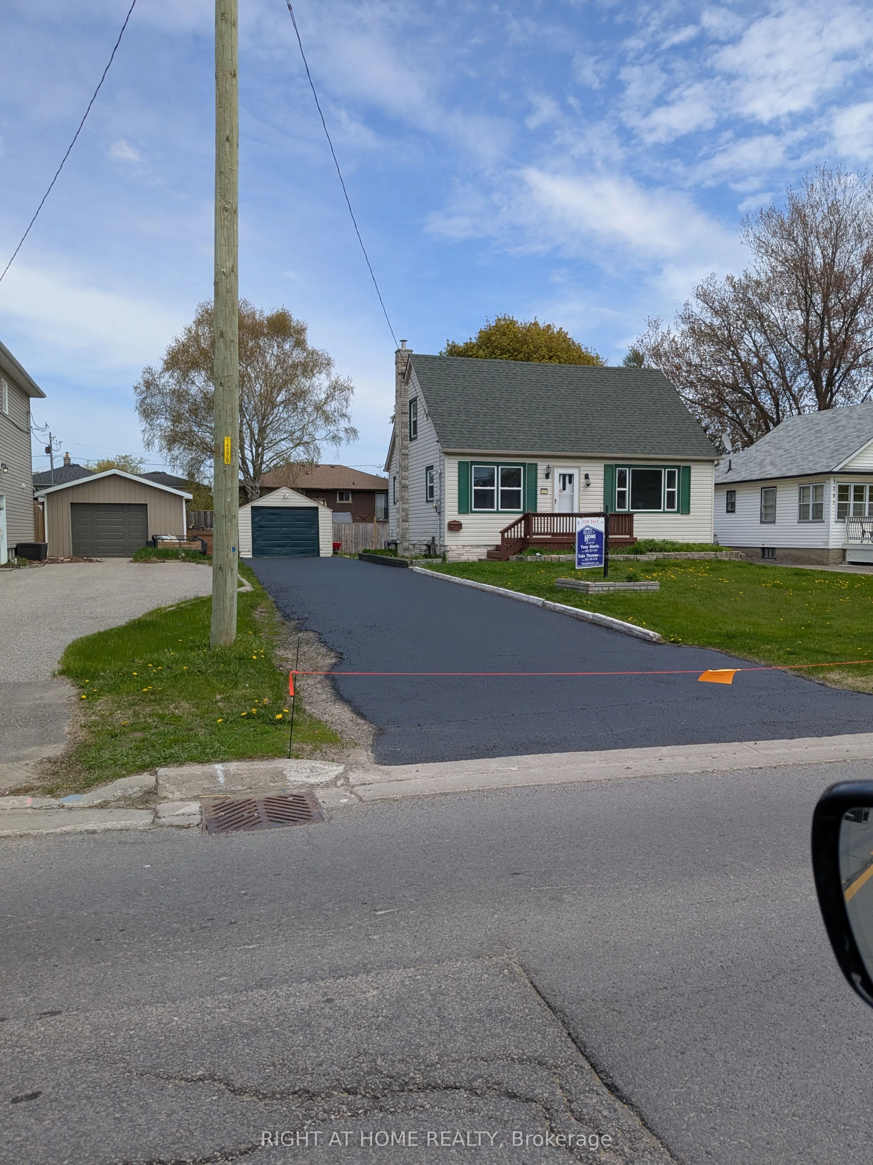 1275 Simcoe Street, ON L1H 4M1