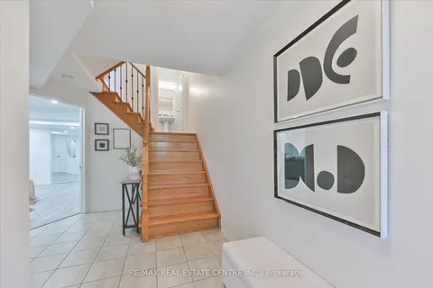 101 Barkdale Way, ON L1N 0G1