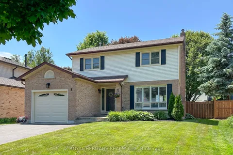 8 Arran Court, ON L1E 2E5