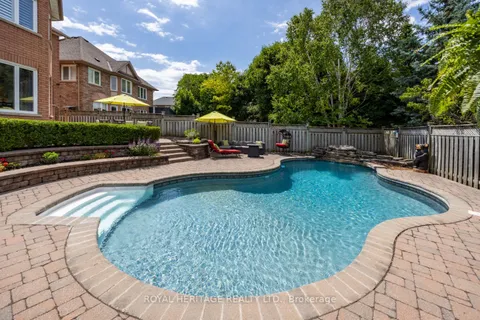 6 Strickland Drive, ON L1T 3Y7