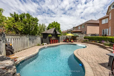 6 Strickland Drive, ON L1T 3Y7