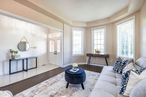148 Brookhouse Drive, ON L1B 1N9