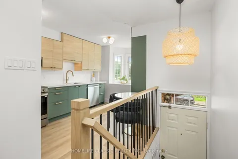 1508 Queen Street, ON M4L 1E3