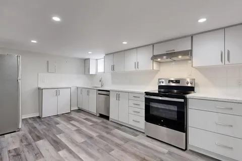 33 Mendip Crescent, ON M1P 1Y3