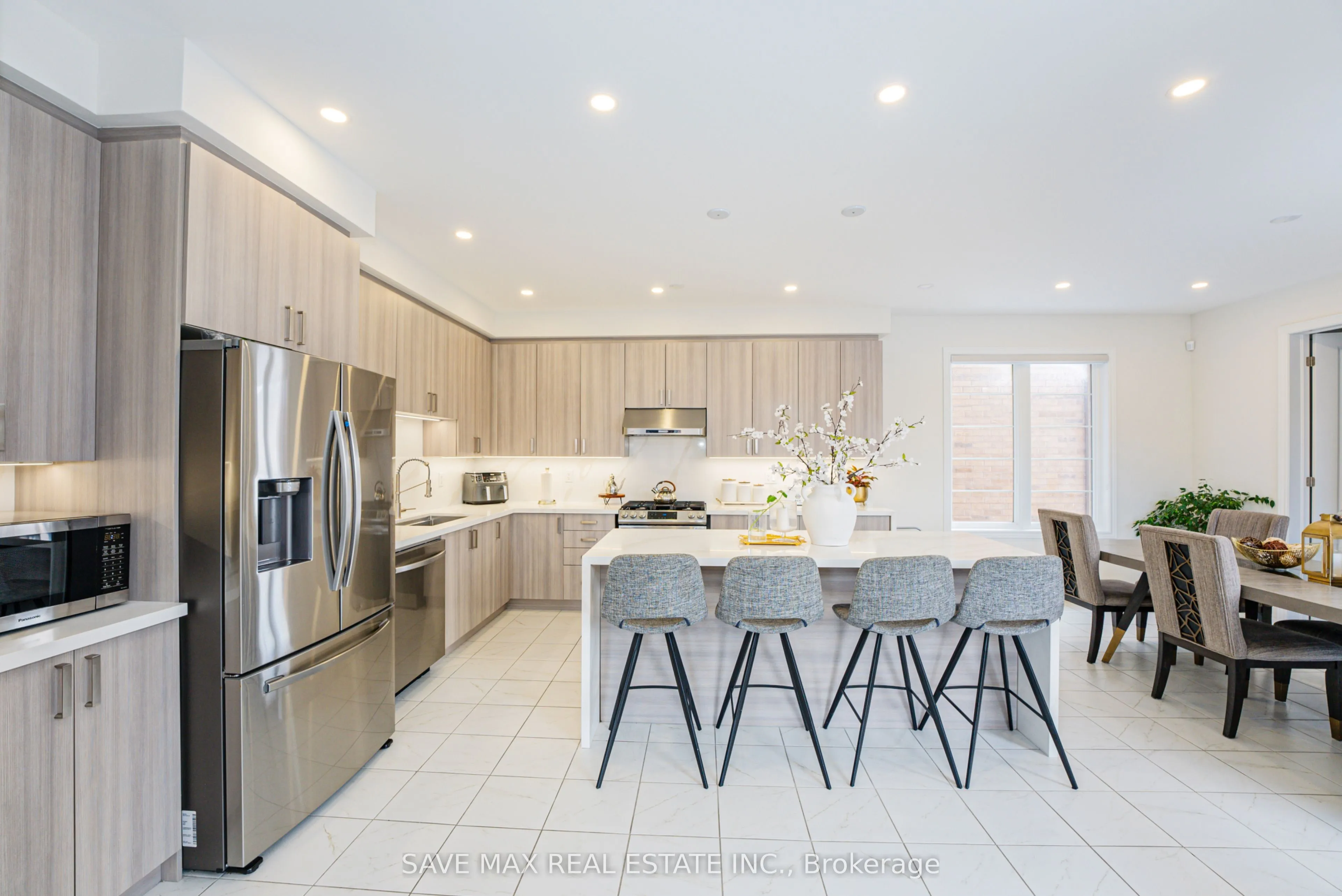 2576 Bandsman Crescent, ON L1L 0M1