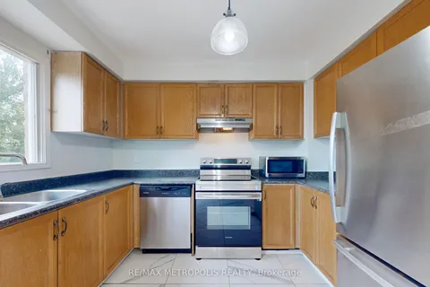 11 Noake Crescent, ON L1T 3L4
