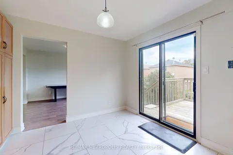 11 Noake Crescent, ON L1T 3L4