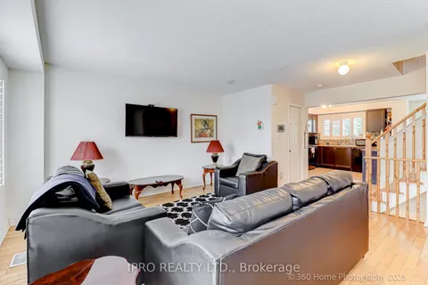 523 Rossland Road, ON L1Z 0K8