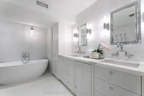 15 McNab Boulevard, ON M1M 2W3
