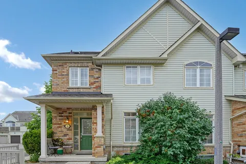25 Wicker Park Way, ON L1R 0C8