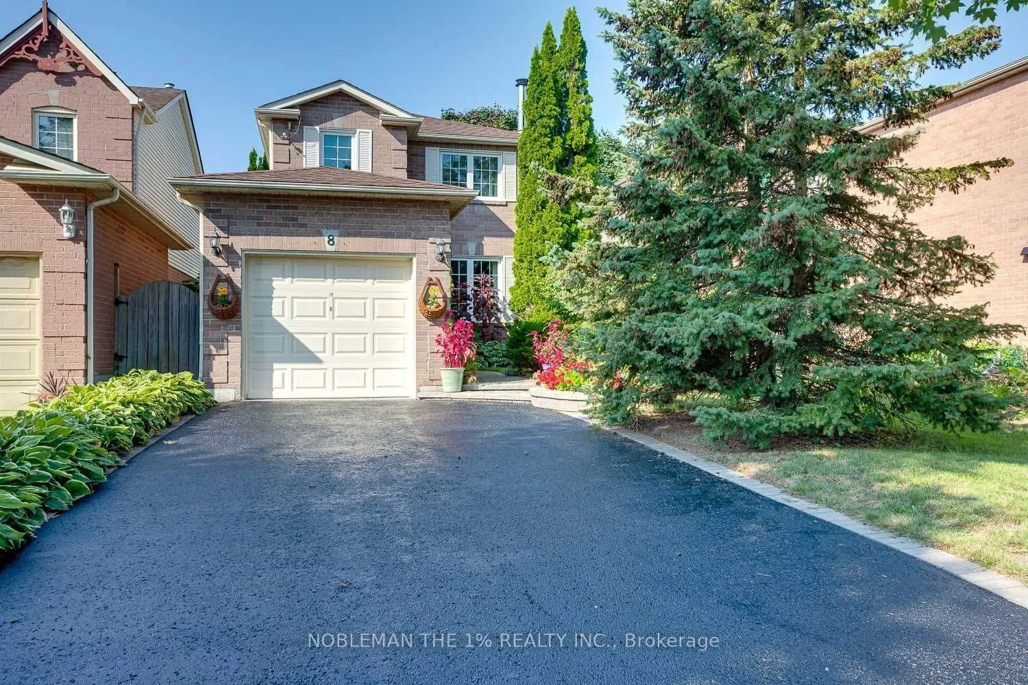8 Inglis Avenue, ON L1E 2A8