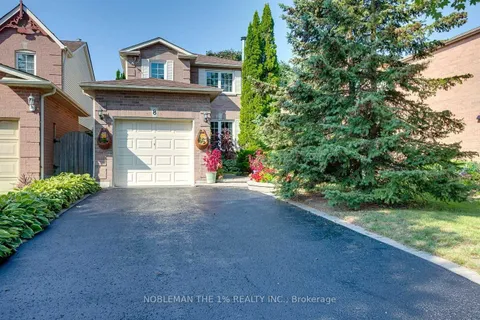 8 Inglis Avenue, ON L1E 2A8