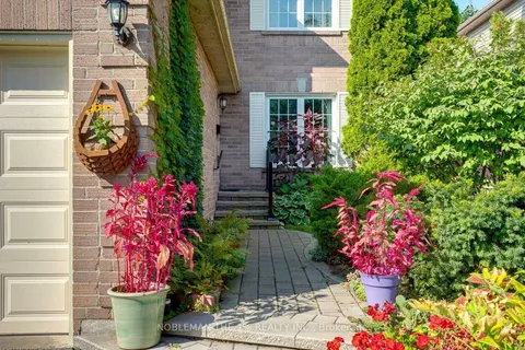 8 Inglis Avenue, ON L1E 2A8