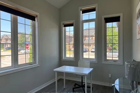 35 Westport Drive, ON L1R 0J4