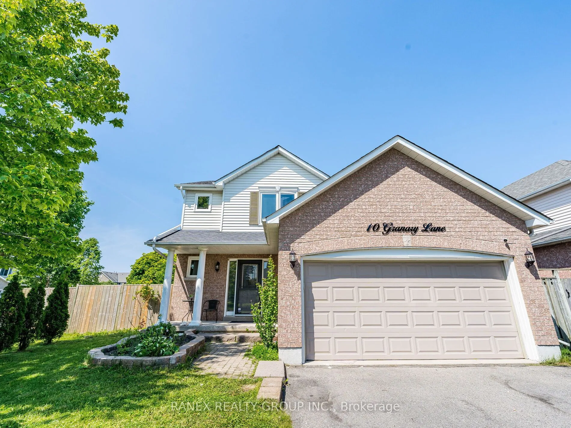 10 Granary Lane, ON L1E 2X9