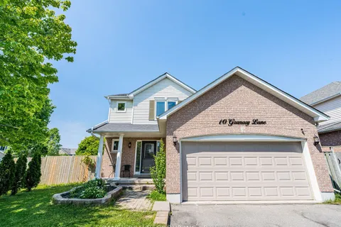 10 Granary Lane, ON L1E 2X9