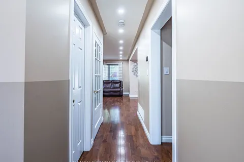 10 Granary Lane, ON L1E 2X9