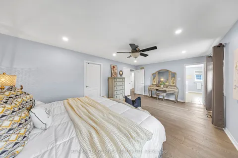 8 St Philip Court, ON L1P 0A5