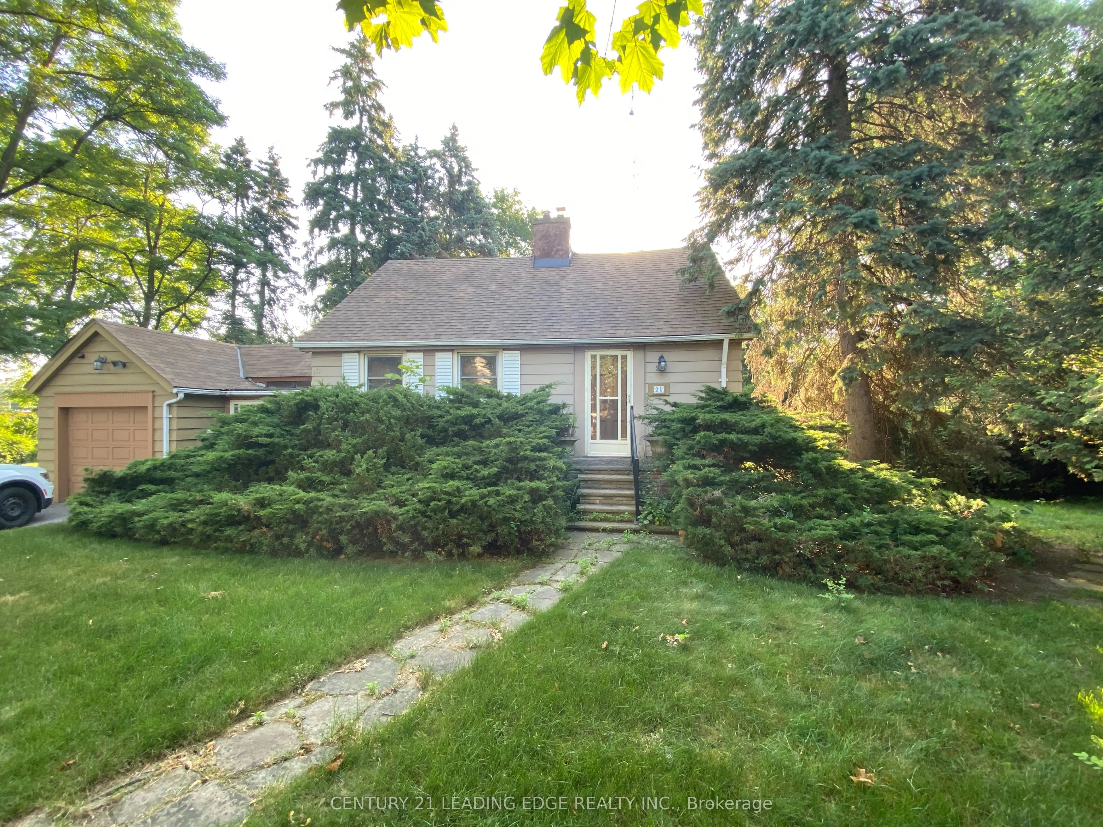 21 Faircroft Boulevard, ON M1M 2W9