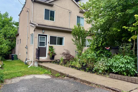 23 Ivy Avenue, ON M4L 2H6