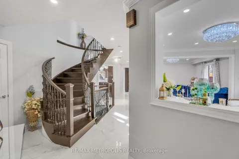 345 Old Harwood Avenue, ON L1Z 1H6
