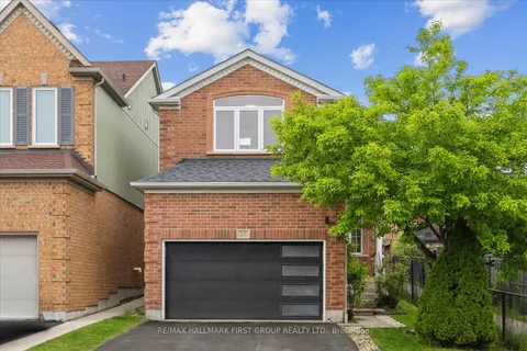 27 Shenandoah Drive, ON L1P 1S9