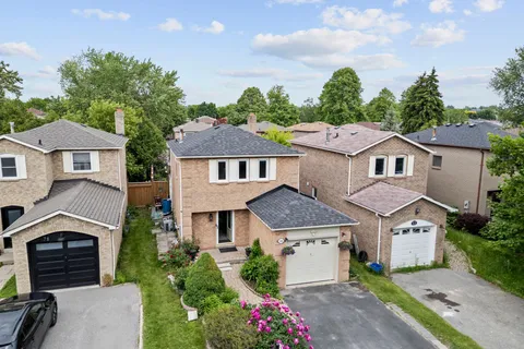 80 Chatfield Drive, ON L1T 2J9