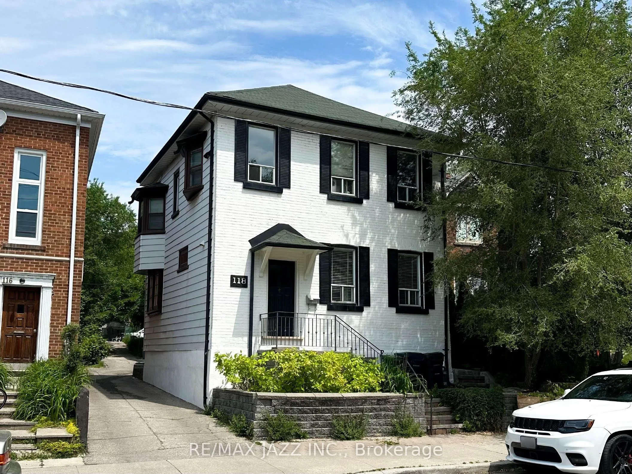 118 Eastwood Road, ON M4L 2C9