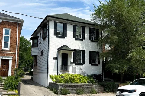 118 Eastwood Road, ON M4L 2C9