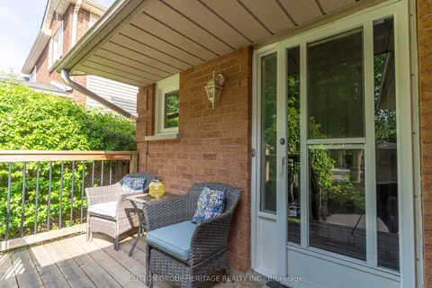 10 HOUGHTON Court, ON L1N 8Z6