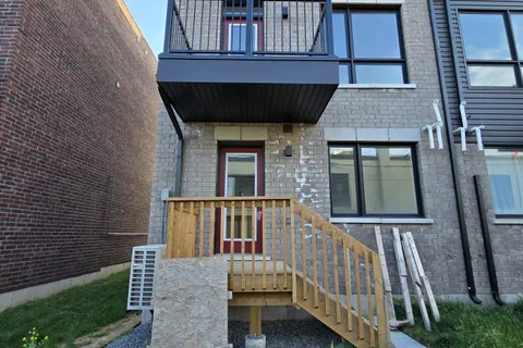 9 Pegler Street, ON L1S 7M3