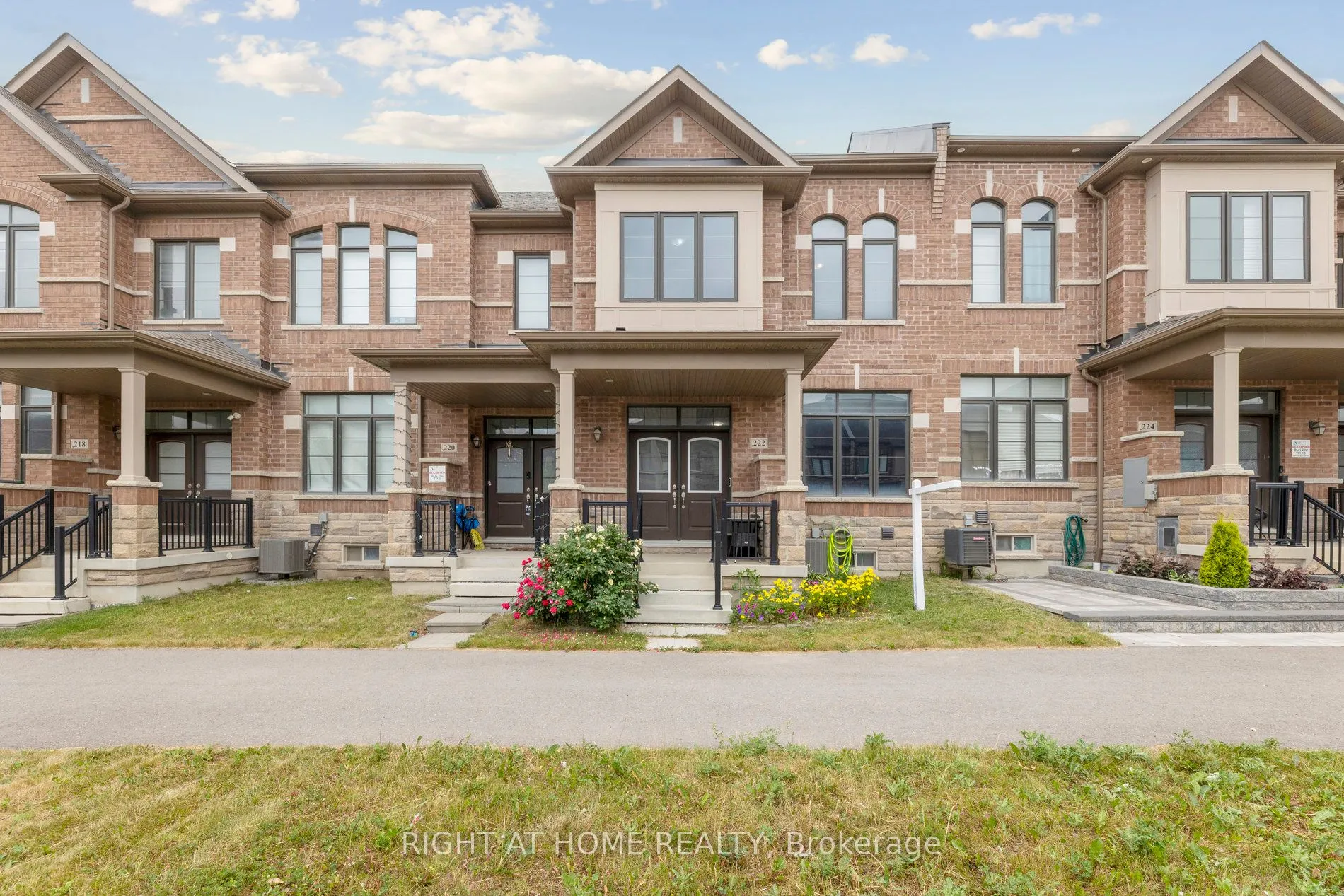 222 Coronation Road, ON L1P 0H7