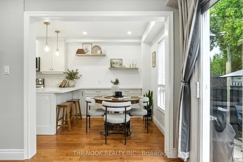 27 Moulton Court, ON L1E 2W4
