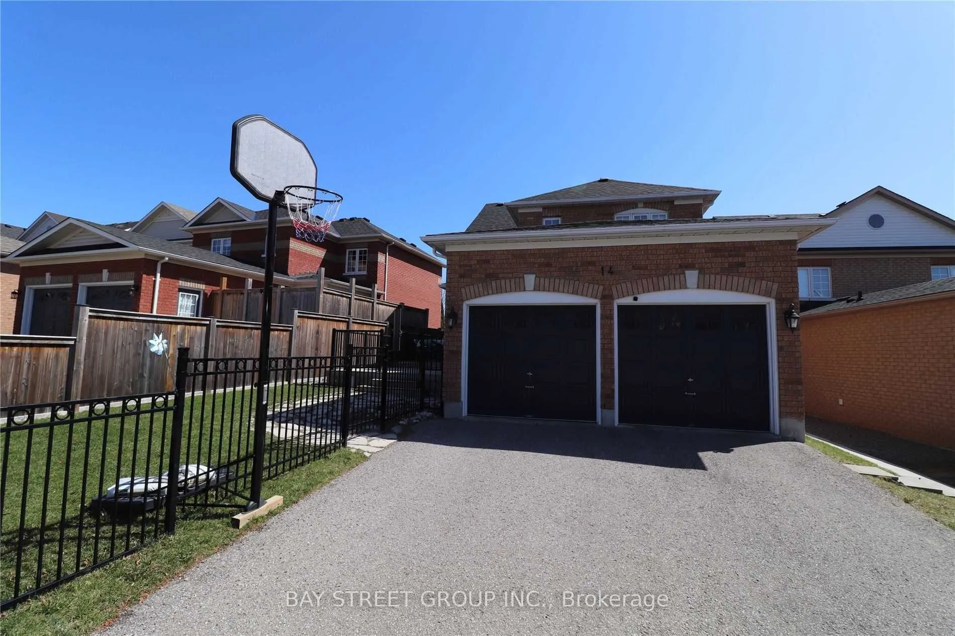 14 Mccartney Avenue, ON L1R 2Y3