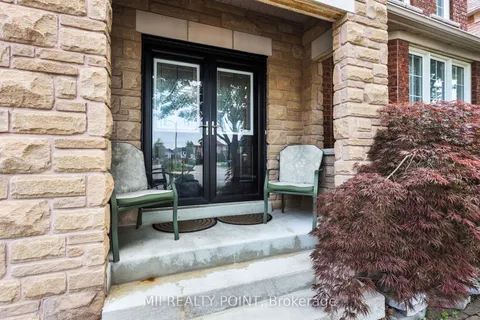 29 O'shea Crescent, ON L1T 4W7