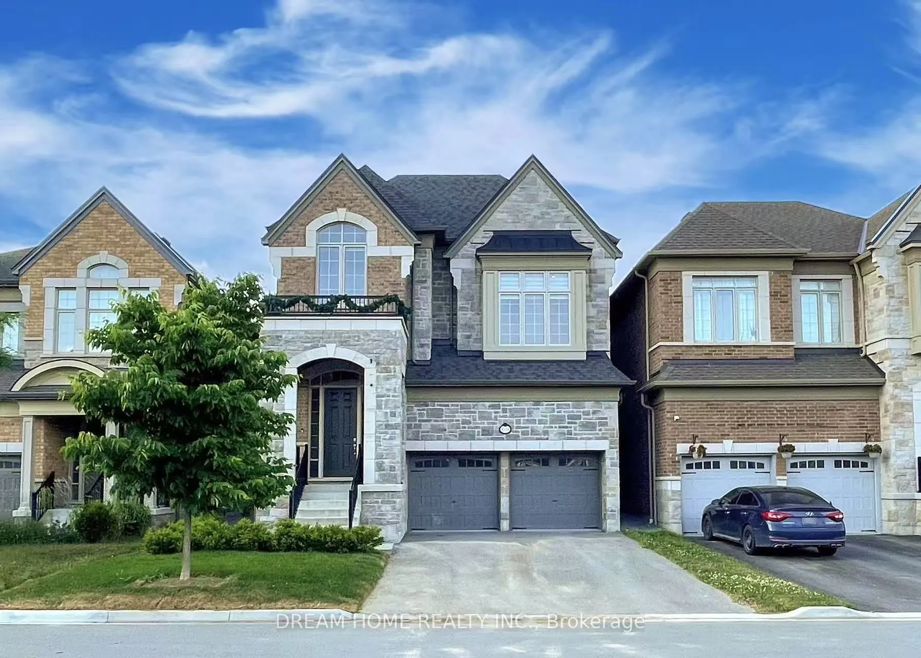 69 Blenheim Circle, ON L1P 0E2