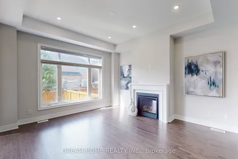 69 Blenheim Circle, ON L1P 0E2